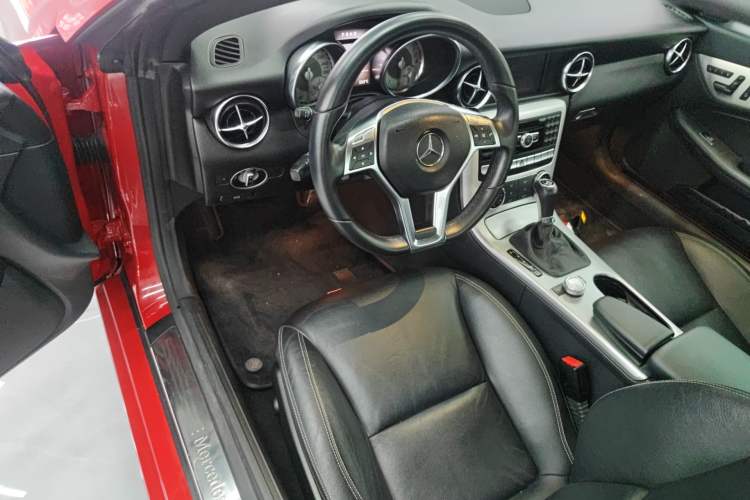 Used Mercedes-Benz SLK-Class 2011 SLK 200 Fashion Model Steering Wheel