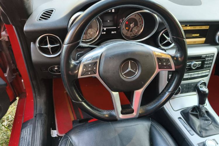 Used Mercedes-Benz SLK-Class 2011 SLK 200 Fashion Model Steering Wheel