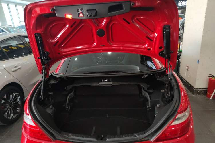 Used Mercedes-Benz SLK-Class 2011 SLK 200 Fashion Model Trunk