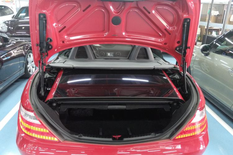Used Mercedes-Benz SLK-Class 2011 SLK 200 Fashion Model Trunk