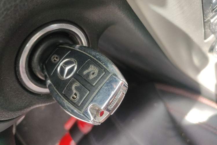 Used Mercedes-Benz SLK-Class 2011 SLK 200 Fashion Model Vehicle Key