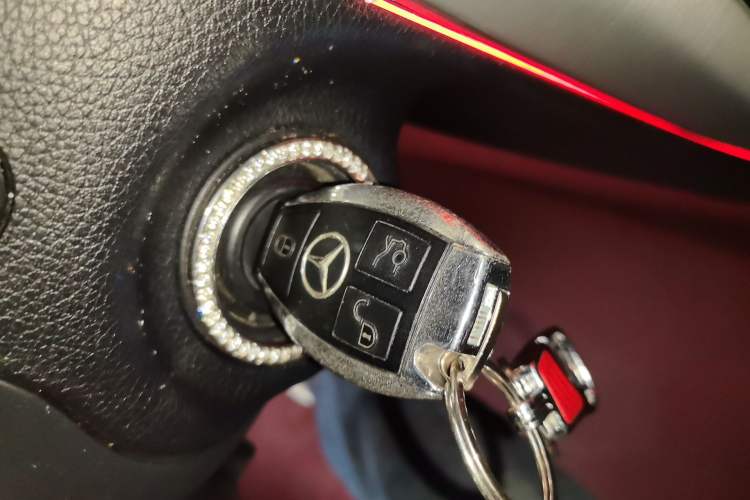 Used Mercedes-Benz SLK-Class 2011 SLK 200 Fashion Model Vehicle Key