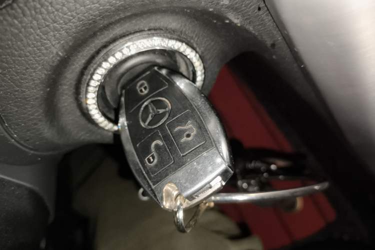 Used Mercedes-Benz SLK-Class 2011 SLK 200 Fashion Model Vehicle Key