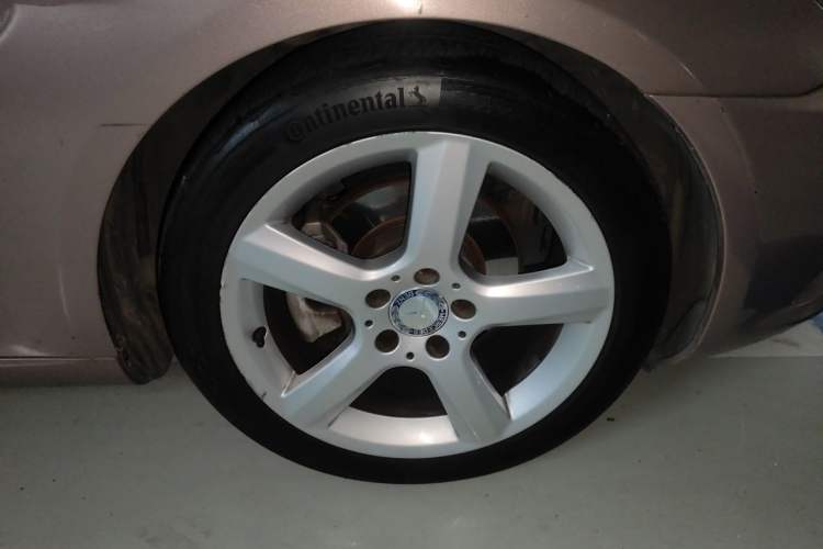 Used Mercedes-Benz SLK-Class 2011 SLK 200 Fashion Model Right Front Wheel Hub