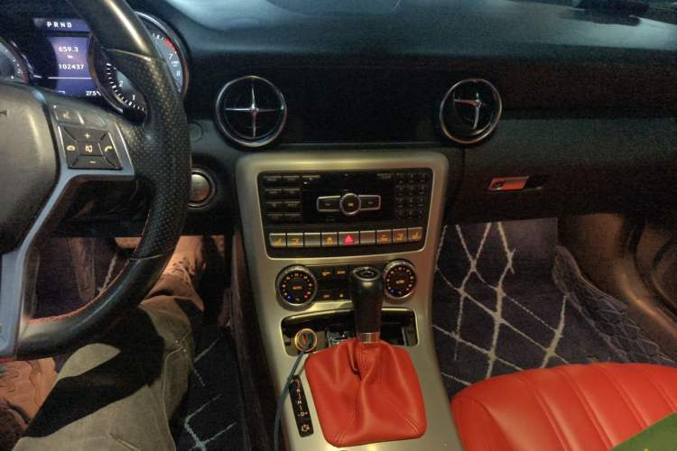 Used Mercedes-Benz SLK-Class 2011 SLK 200 Luxury Sports Model Audio And AC Panel