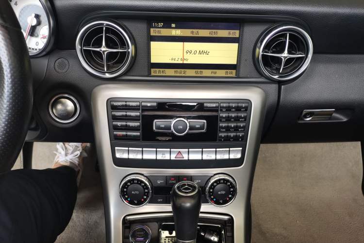 Used Mercedes-Benz SLK-Class 2011 SLK 200 Luxury Sports Model Audio And AC Panel
