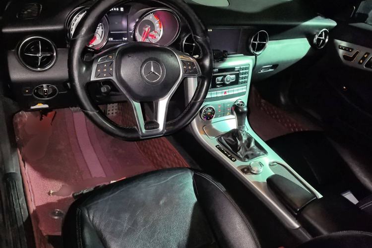 Used Mercedes-Benz SLK-Class 2011 SLK 200 Fashion Model Center Console