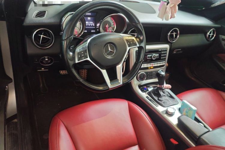 Used Mercedes-Benz SLK-Class 2011 SLK 200 Fashion Model Center Console