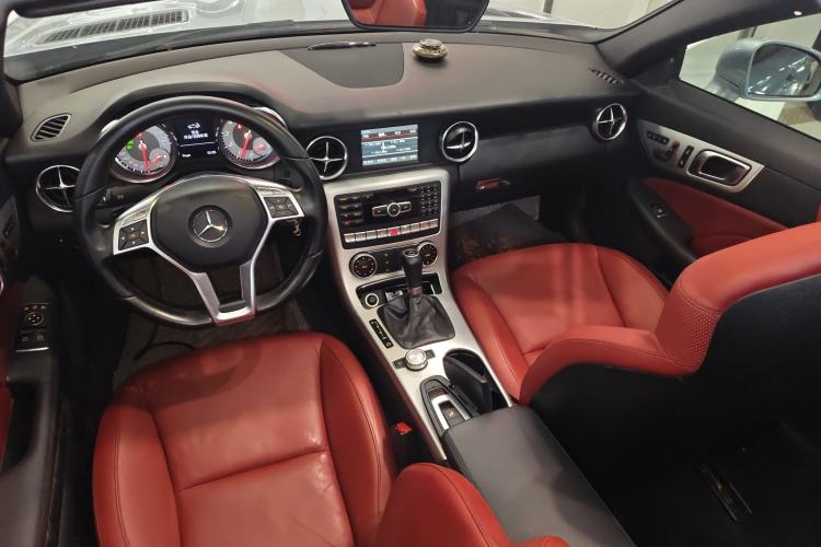 Used Mercedes-Benz SLK-Class 2011 SLK 200 Fashion Model Center Console