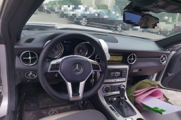 Used Mercedes-Benz SLK-Class 2011 SLK 200 Fashion Model Center Console
