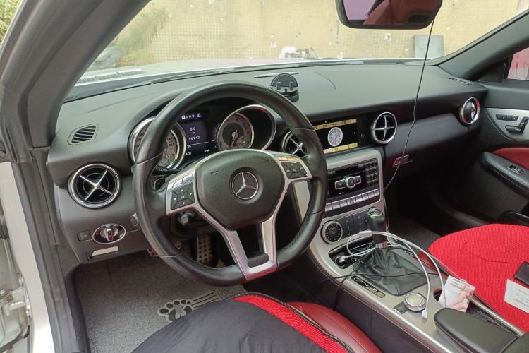 Used Mercedes-Benz SLK-Class 2011 SLK 200 Fashion Model Center Console