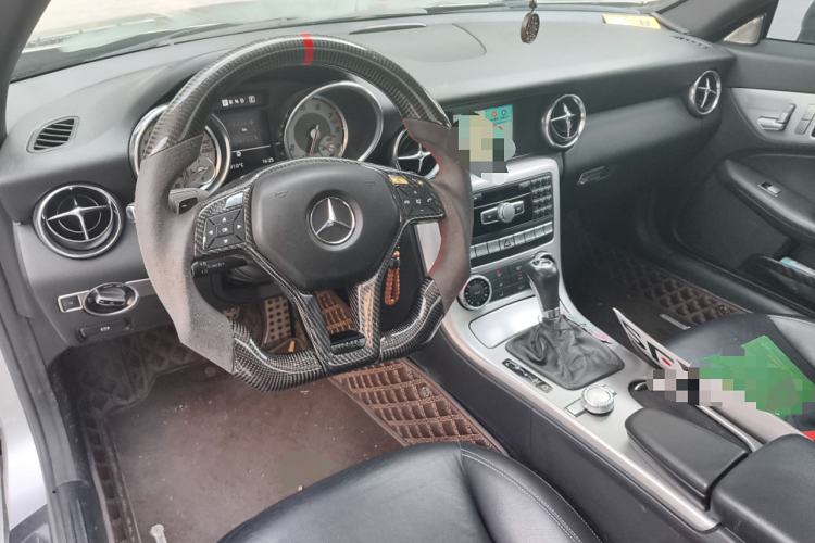 Used Mercedes-Benz SLK-Class 2011 SLK 200 Luxury Sports Model Center Console