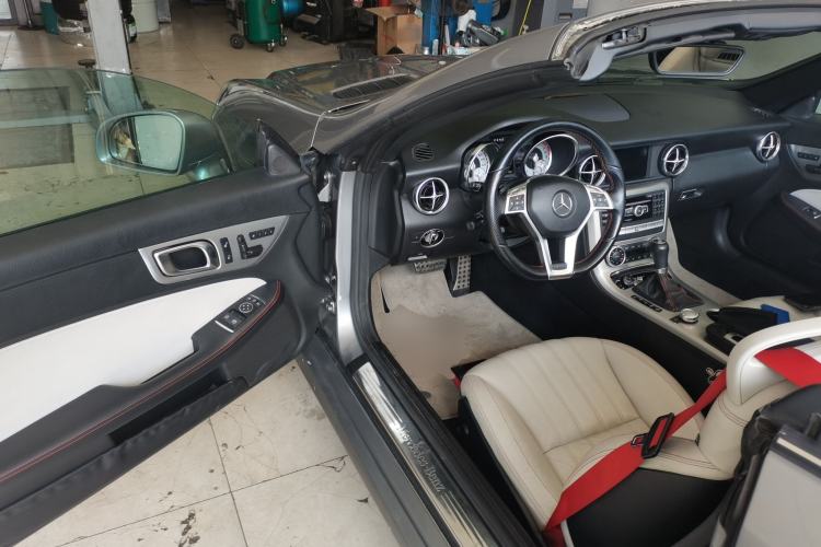 Used Mercedes-Benz SLK-Class 2011 SLK 200 Luxury Sports Model Driver Seat