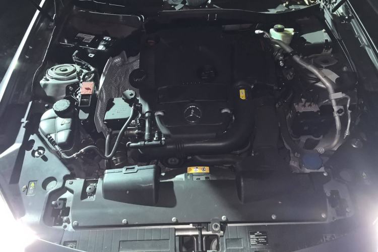 Used Mercedes-Benz SLK-Class 2011 SLK 200 Fashion Model Engine Bay