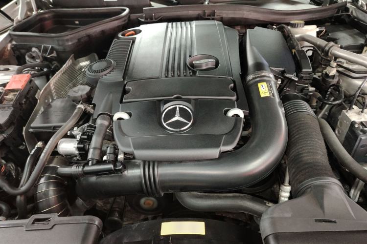 Used Mercedes-Benz SLK-Class 2011 SLK 200 Fashion Model Engine Bay