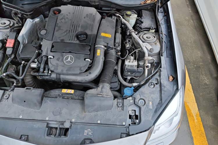 Used Mercedes-Benz SLK-Class 2011 SLK 200 Fashion Model Engine Bay Left