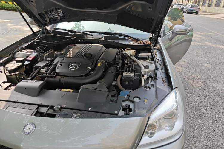 Used Mercedes-Benz SLK-Class 2011 SLK 200 Fashion Model Engine Bay Left