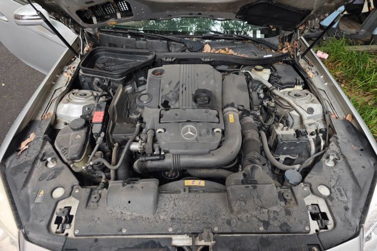 Used Mercedes-Benz SLK-Class 2011 SLK 200 Fashion Model Engine Bay