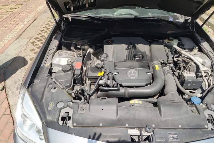 Used Mercedes-Benz SLK-Class 2011 SLK 200 Fashion Model Engine Bay Right