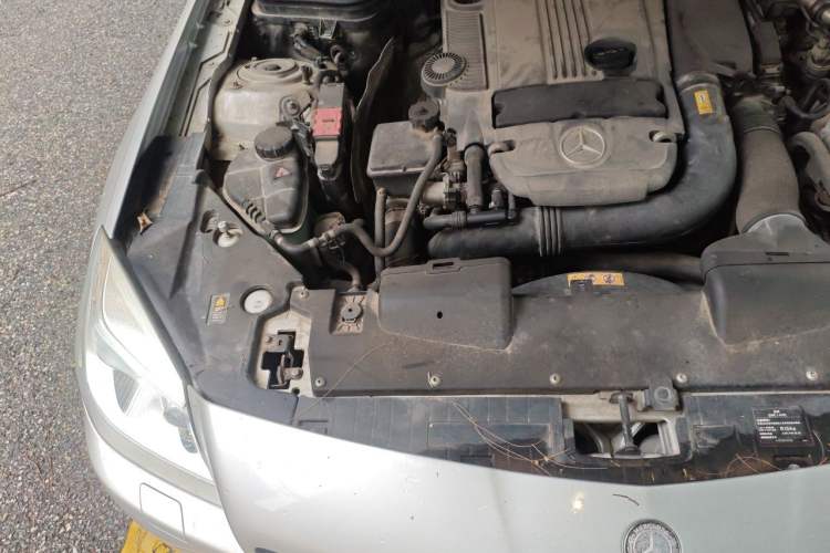Used Mercedes-Benz SLK-Class 2011 SLK 200 Fashion Model Engine Bay Right