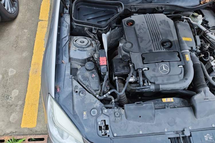 Used Mercedes-Benz SLK-Class 2011 SLK 200 Fashion Model Engine Bay Right