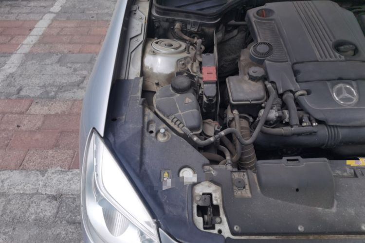 Used Mercedes-Benz SLK-Class 2011 SLK 200 Fashion Model Engine Bay Right