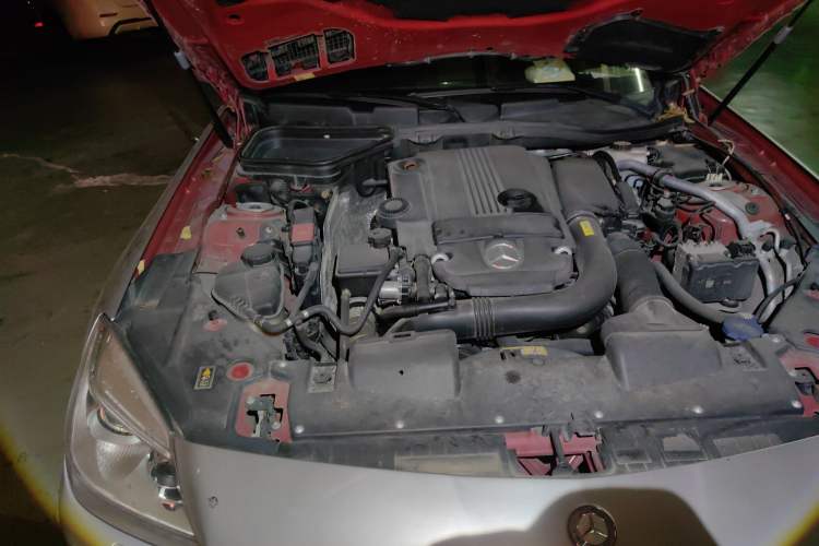 Used Mercedes-Benz SLK-Class 2011 SLK 200 Fashion Model Engine Bay Right