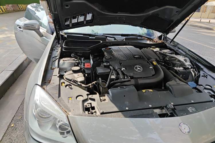 Used Mercedes-Benz SLK-Class 2011 SLK 200 Fashion Model Engine Bay Right