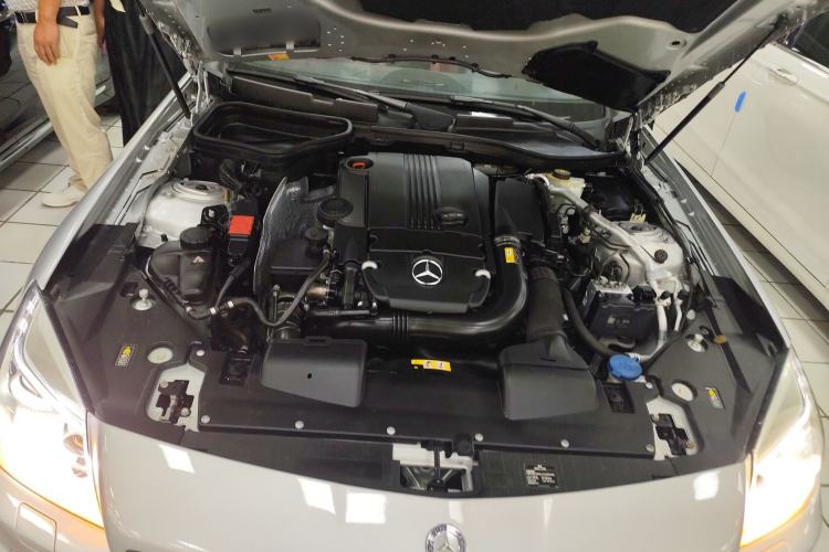 Used Mercedes-Benz SLK-Class 2011 SLK 200 Fashion Model Engine Bay