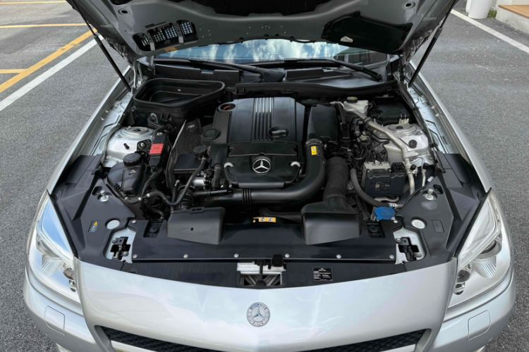 Used Mercedes-Benz SLK-Class 2011 SLK 200 Fashion Model Exterior 2