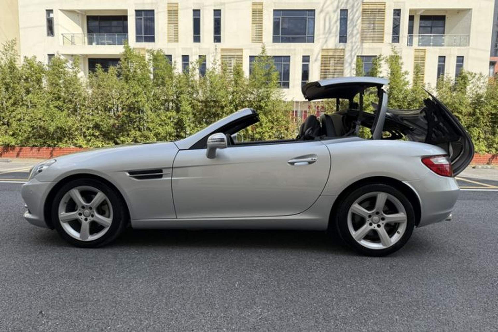 Used Mercedes-Benz SLK-Class 2011 SLK 200 Fashion Model Exterior 4