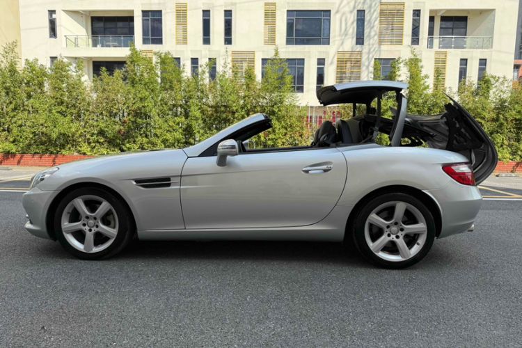 Used Mercedes-Benz SLK-Class 2011 SLK 200 Fashion Model Exterior 9