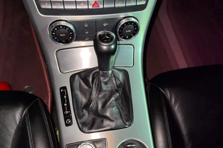 Used Mercedes-Benz SLK-Class 2011 SLK 200 Fashion Model Gear Lever