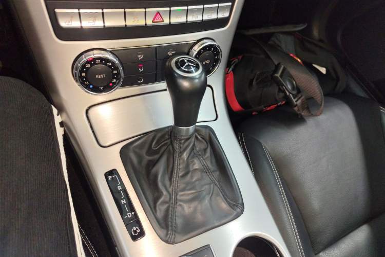 Used Mercedes-Benz SLK-Class 2011 SLK 200 Fashion Model Gear Lever