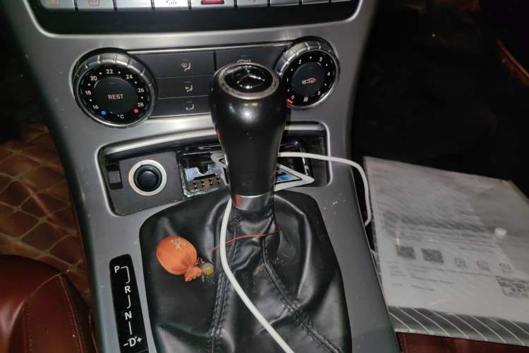 Used Mercedes-Benz SLK-Class 2011 SLK 200 Fashion Model Gear Lever