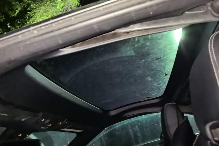 Used Mercedes-Benz SLK-Class 2011 SLK 200 Fashion Model Headliner