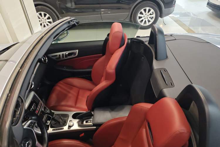Used Mercedes-Benz SLK-Class 2011 SLK 200 Fashion Model Headliner
