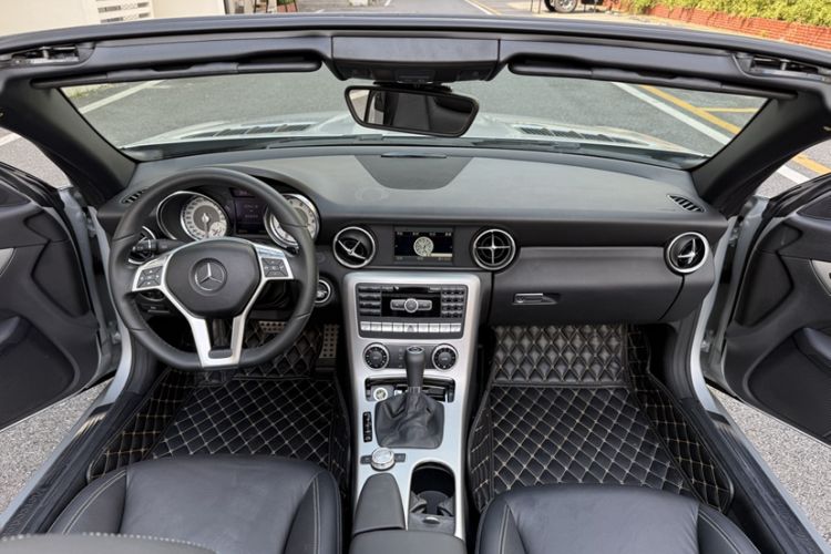 Used Mercedes-Benz SLK-Class 2011 SLK 200 Fashion Model Interior 1