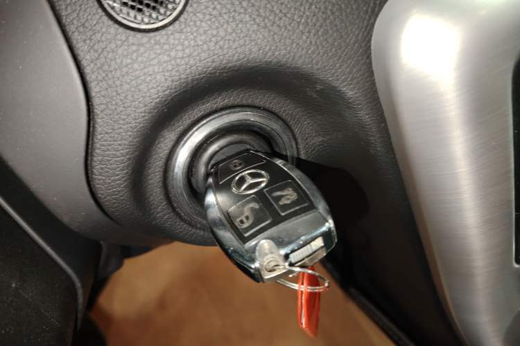 Used Mercedes-Benz SLK-Class 2011 SLK 200 Fashion Model Interior 1