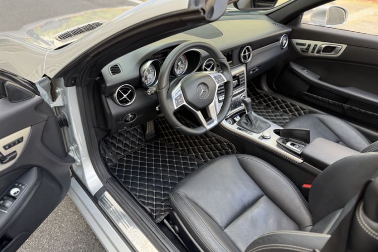 Used Mercedes-Benz SLK-Class 2011 SLK 200 Fashion Model Interior 11