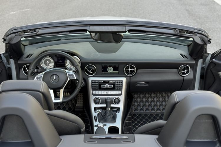 Used Mercedes-Benz SLK-Class 2011 SLK 200 Fashion Model Interior 2