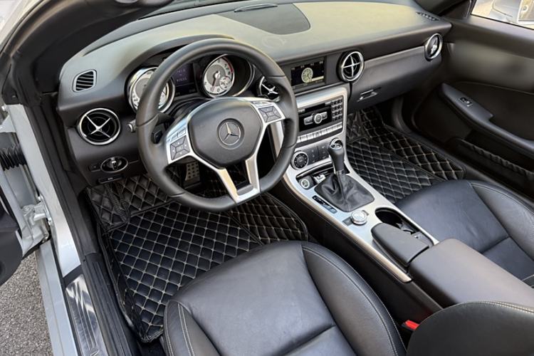 Used Mercedes-Benz SLK-Class 2011 SLK 200 Fashion Model Interior 3