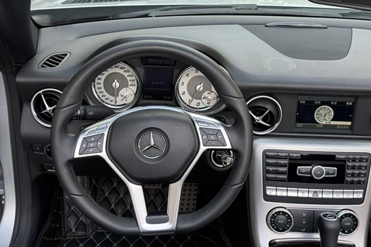 Used Mercedes-Benz SLK-Class 2011 SLK 200 Fashion Model Interior 4