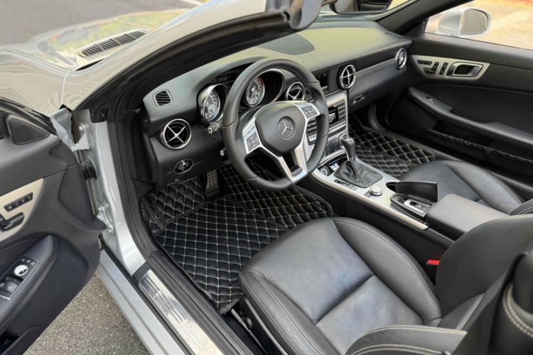 Used Mercedes-Benz SLK-Class 2011 SLK 200 Fashion Model Interior 4