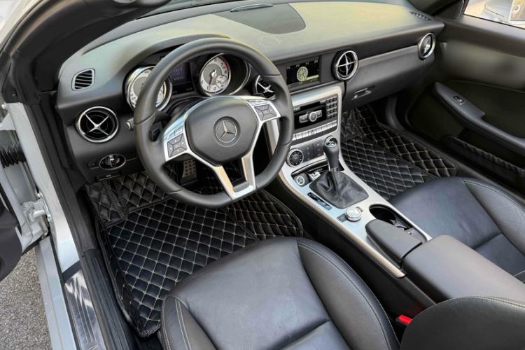 Used Mercedes-Benz SLK-Class 2011 SLK 200 Fashion Model Interior 5