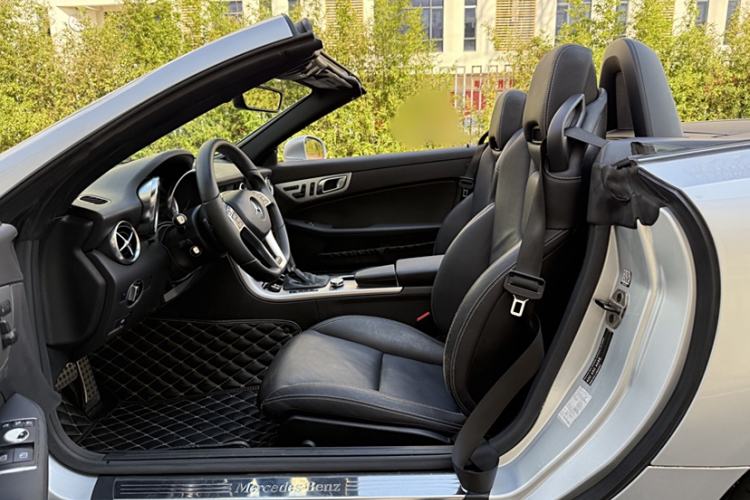Used Mercedes-Benz SLK-Class 2011 SLK 200 Fashion Model Interior 6