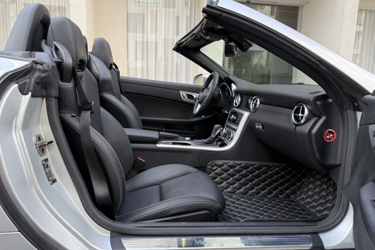 Used Mercedes-Benz SLK-Class 2011 SLK 200 Fashion Model Interior 9