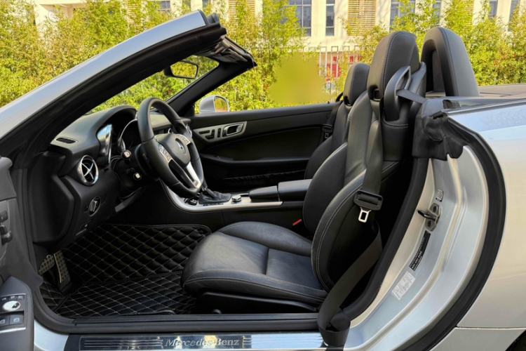 Used Mercedes-Benz SLK-Class 2011 SLK 200 Fashion Model Left Front Seat