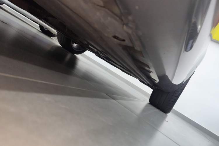 Used Mercedes-Benz SLK-Class 2011 SLK 200 Fashion Model Left Side Sill