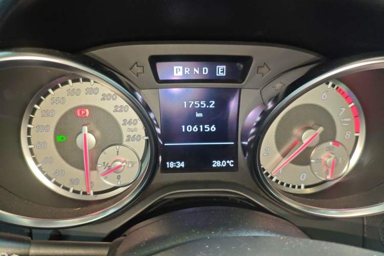 Used Mercedes-Benz SLK-Class 2011 SLK 200 Fashion Model Odometer Close Up